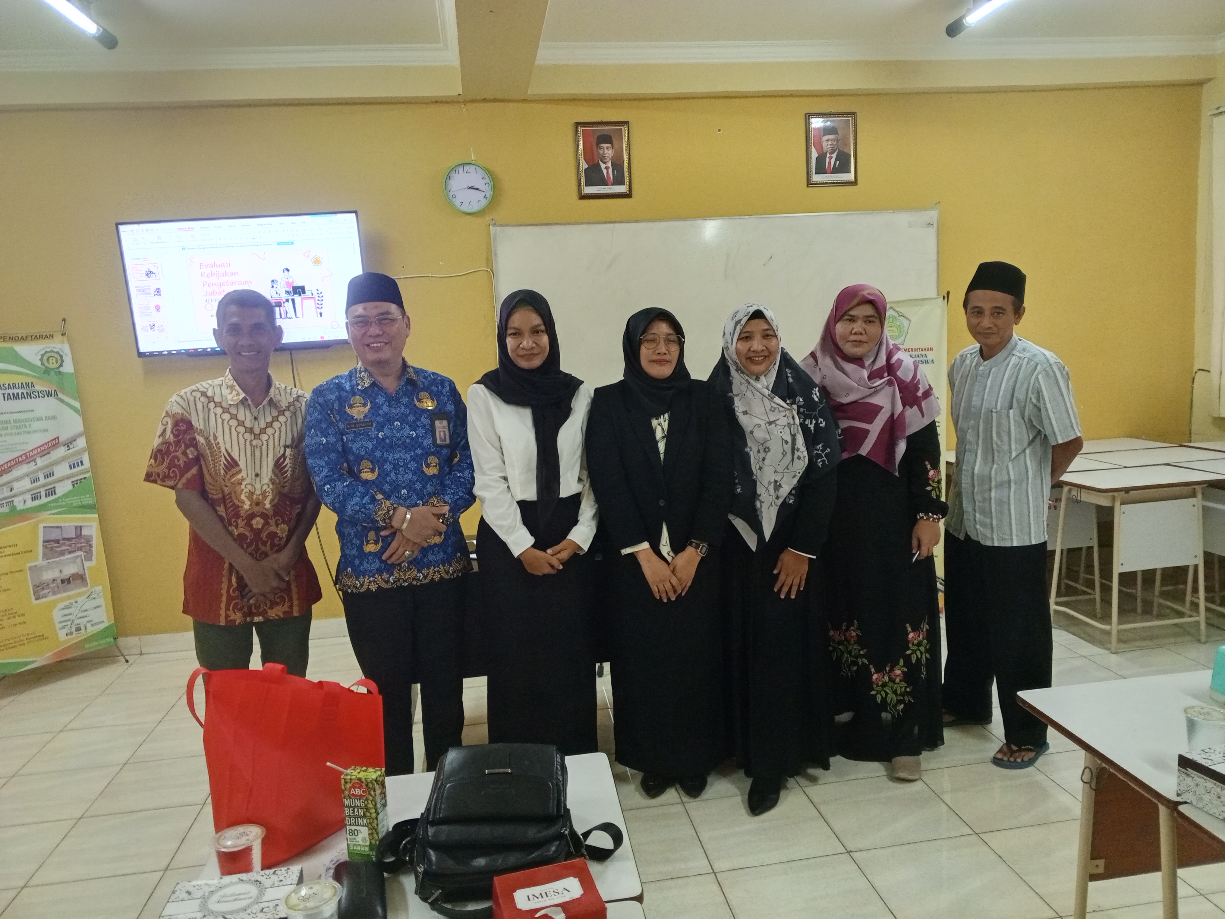 Pengumuman Hasil Kegiatan Sidang Tesis Tanggal 19 Febuari 2024 Pascasarjana Magister Ilmu Pemerintahan Universitas Tamansiswa Palembang